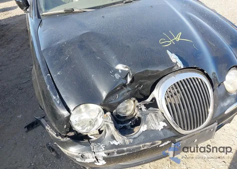 2001 Jaguar S-Type 4.0L V8 from USA, damaged, VIN SAJDA01P41GM18338